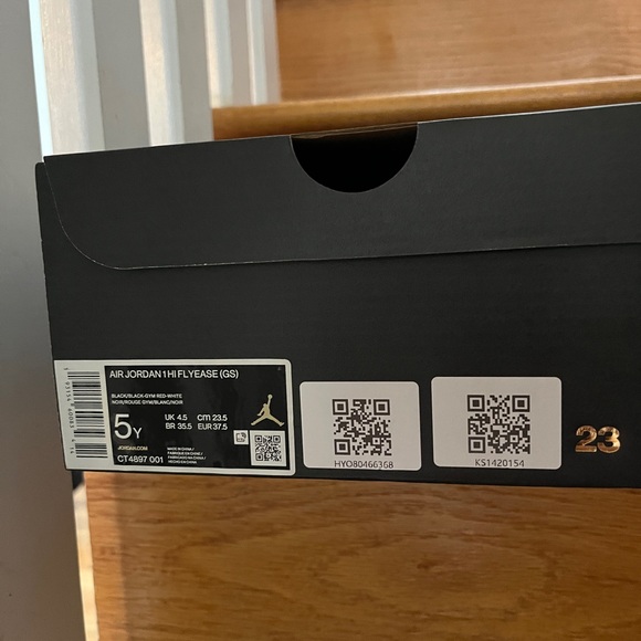 Air Jordan 1 High FlyEase 'Bred White Toe' (GS) DISCONTINUED - Picture 4 of 5